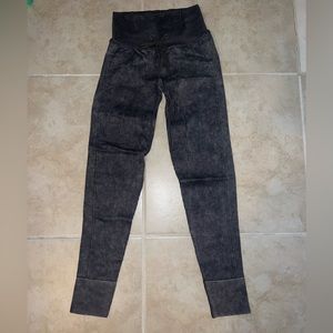 dark grey, thick waist band pink leggings